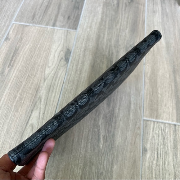 Coach L Zip Portfolio In Signature Canvas - Picture 6 of 8